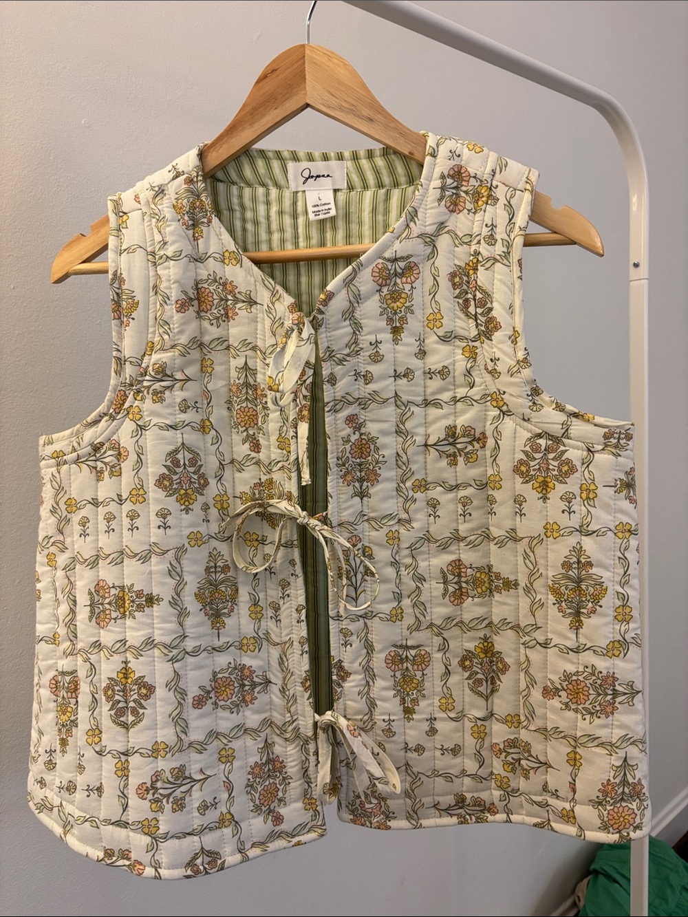 Quilted Floral Tie-Front Vest in Cream, Green and Yellow